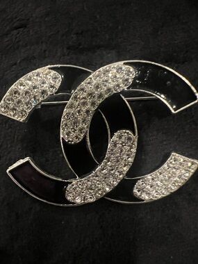 CHANEL Black Enamel & Crystal Interlocking CC Brooch